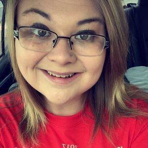 Meet your Posher, Holly